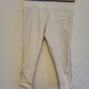 White Lululemon crop leggings sz 4